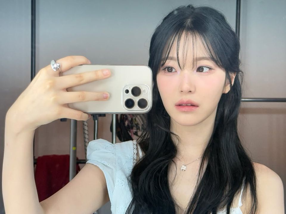 백지헌 블랙헤어 셀카